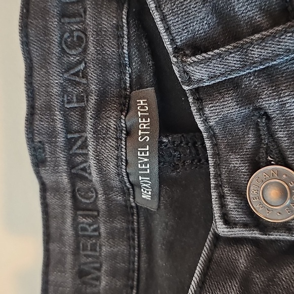 American Eagle Black Size 6 High Rise Distressed Style Jean Shorts - Picture 6 of 8